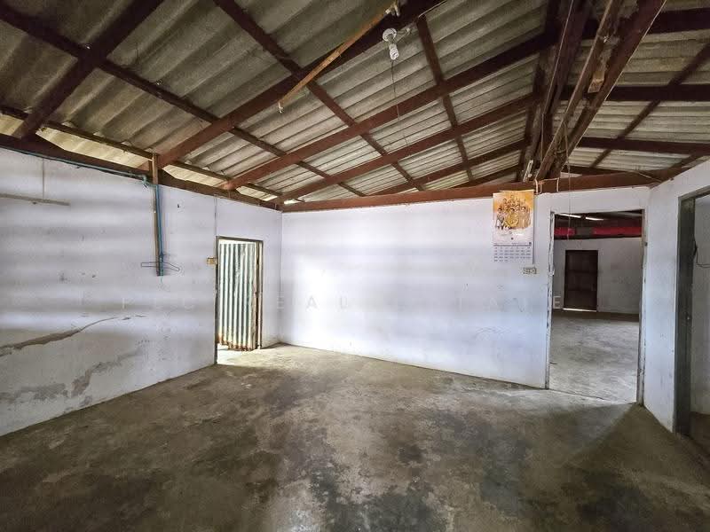 Land for Sale Nong Ket Yai East Pattaya 284 Sq.wah with House, Chon Buri (Pattaya), Nong Pru, Bang Lamung (Pattaya), Chon Buri (Pattaya), , 1,136 sqm, Land For Sale, by PLC real estate, 500576153 - DDproperty.com