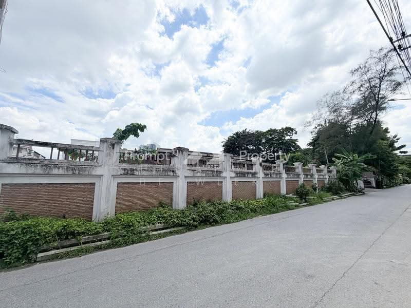 ขายที่ดินพร้อมสิ่งปลูกสร้าง 552 ตร.วา ซอยสุขุมวิท 68 ใกล้บีทีเอสอุดมสุข แบงค็อกมอลล์ ไบเทค, กรุงเทพ, สุขุมวิท, บางนาเหนือ, บางนา, กรุงเทพ, 2,208 ตร.ม., ที่ดิน ขาย, โดย Chidaphar Beawlek, 500576159 - DDproperty.com