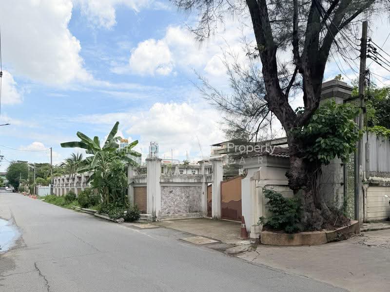 ขายที่ดินพร้อมสิ่งปลูกสร้าง 552 ตร.วา ซอยสุขุมวิท 68 ใกล้บีทีเอสอุดมสุข แบงค็อกมอลล์ ไบเทค, กรุงเทพ, สุขุมวิท, บางนาเหนือ, บางนา, กรุงเทพ, 2,208 ตร.ม., ที่ดิน ขาย, โดย Chidaphar Beawlek, 500576159 - DDproperty.com