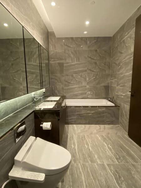 The Esse Sukhumvit 36, Bangkok, Soi Sukhumvit 36, Sukhumvit Road, Phra Kanong, Khlong Toei, Bangkok, 2 Bedrooms, 76 sqm, Condo For Rent, by Rojjana Jindasri, 500576179 - DDproperty.com