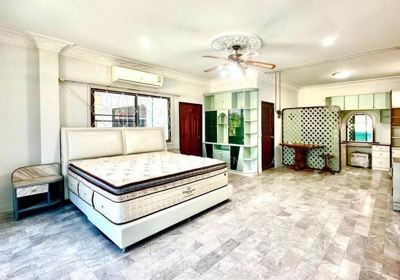 7-BR House, Bangkok, Chim Plee, Taling Chan, Bangkok, 7 Bedrooms, 900 sqm, Single Detached House For Rent, by Rojjana Jindasri, 500576210 - DDproperty.com