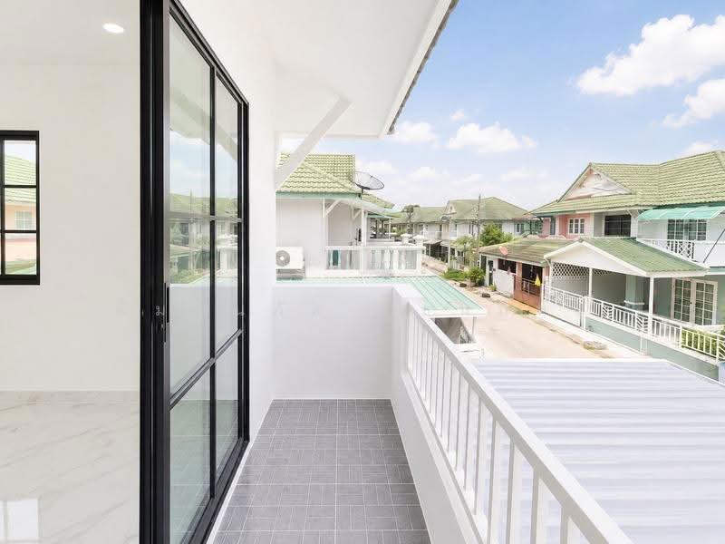 Baan Pruksa 12, Pathum Thani, Khlong Sam, Khlong Luang, Pathum Thani, 4 Bedrooms, 140 sqm, Semi-Detached House (Twin House) For Sale, by พิมพ์นภัส ภูธนภัทร, 500576466 - DDproperty.com