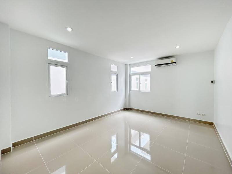 The Grand Thaisomboon, Pathum Thani, Khlong Sam, Khlong Luang, Pathum Thani, 3 Bedrooms, 170 sqm, Semi-Detached House (Twin House) For Sale, by พิมพ์นภัส ภูธนภัทร, 500576520 - DDproperty.com