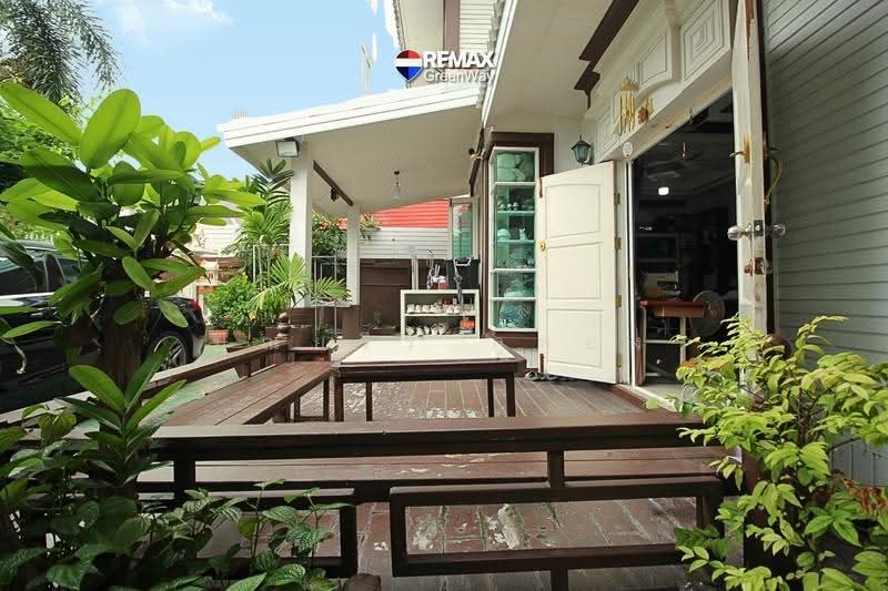 CORNER DETACHED HOUSE IN BANG WAEK 60 SQ.WAH | 148 SQ.M. | 4 BEDROOMS | 2 BATHROOMS, Bangkok, บางแวก, Bang Waek, Phasi Charoen, Bangkok, 4 Bedrooms, 148 sqm, Single Detached House For Sale, by Poonyawee Puthong, 500576586 - บ้านเดี่ยว บางแวก ราชพฤกษ์ จรัญ 60 ตรว. - DDproperty.com