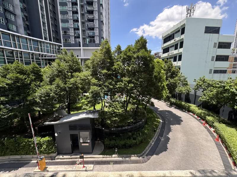 ขายตึกใหญ่ 5 ชั้น ติดถนนรัชดาภิเษก ใกล้ MRT ห้วยขวาง เพียง 350 ม. | มีลิฟต์และที่จอดรถส่วนตัว, Bangkok, Huai Khwang, Bangkok, , 1,800 sqm, Shophouse For Sale, by Ohm Panitarn, 500576662 - DDproperty.com
