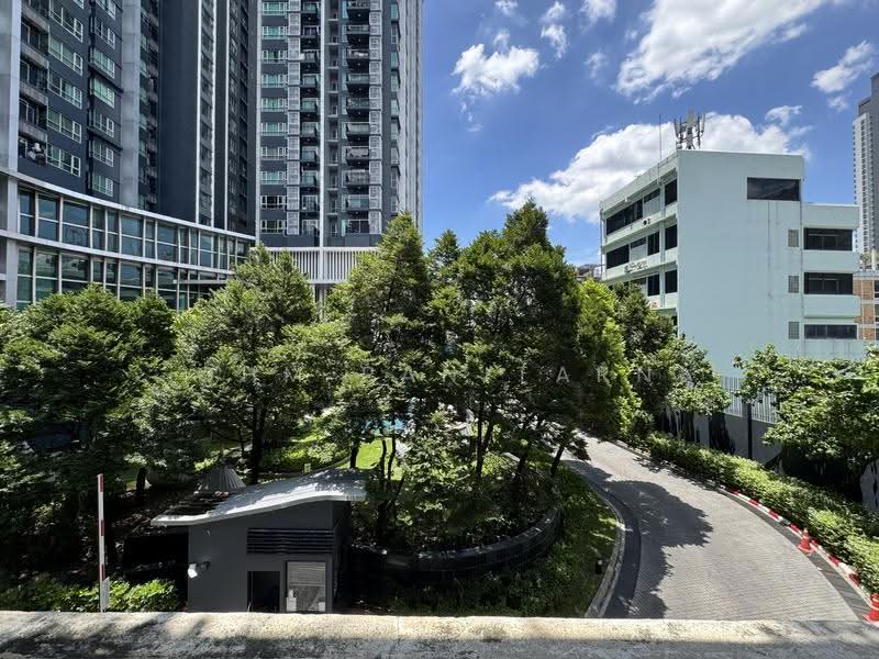 ขายตึกใหญ่ 5 ชั้น ติดถนนรัชดาภิเษก ใกล้ MRT ห้วยขวาง เพียง 350 ม. | มีลิฟต์และที่จอดรถส่วนตัว, Bangkok, Huai Khwang, Bangkok, , 1,800 sqm, Shophouse For Sale, by Ohm Panitarn, 500576662 - DDproperty.com