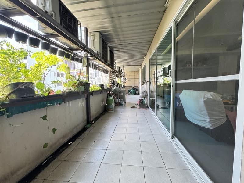ขายตึกใหญ่ 5 ชั้น ติดถนนรัชดาภิเษก ใกล้ MRT ห้วยขวาง เพียง 350 ม. | มีลิฟต์และที่จอดรถส่วนตัว, Bangkok, Huai Khwang, Bangkok, , 1,800 sqm, Shophouse For Sale, by Ohm Panitarn, 500576662 - DDproperty.com
