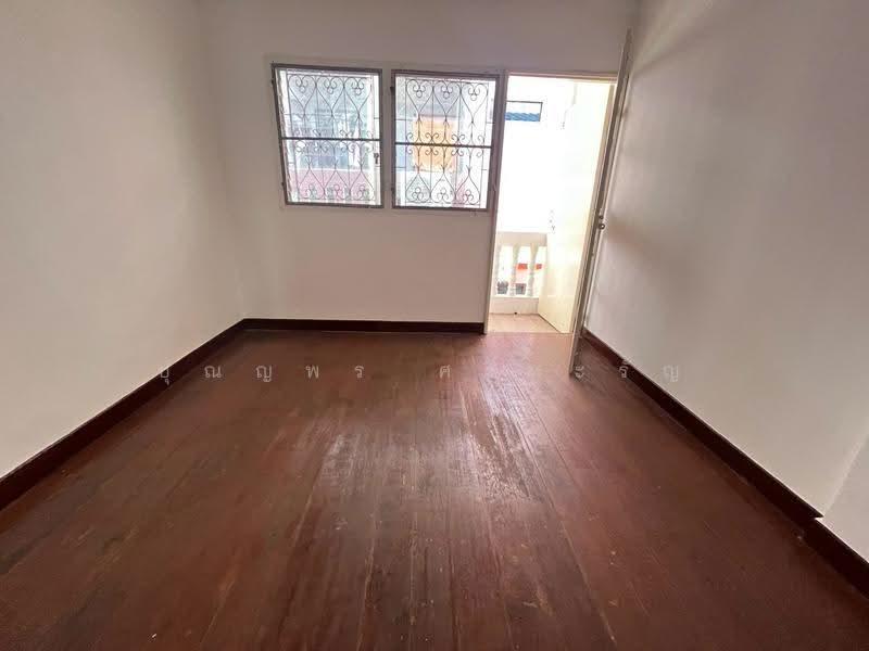 ทาวน์เฮ้าส์ 2 ชั้น รังสิต-คลอง 6 หมู่บ้านพรธิสาร 3, Pathum Thani, Khlong Hok, Khlong Luang, Pathum Thani, 3 Bedrooms, 160 sqm, Townhouse For Sale, by ปุณญพร ศรีหะรัญ, 500576710 - DDproperty.com