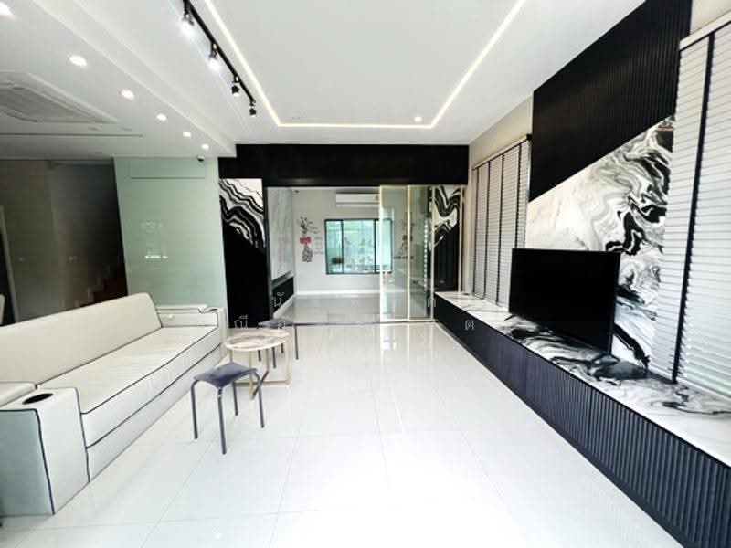 The Plant Exclusique Phatthanakan, Bangkok, Soi Phatthanakan 44, Suan Luang, Bangkok, 4 Bedrooms, 260 sqm, Single Detached House For Rent, by นัฐพงค์ มณีอัครเนตร, 500576764 - DDproperty.com