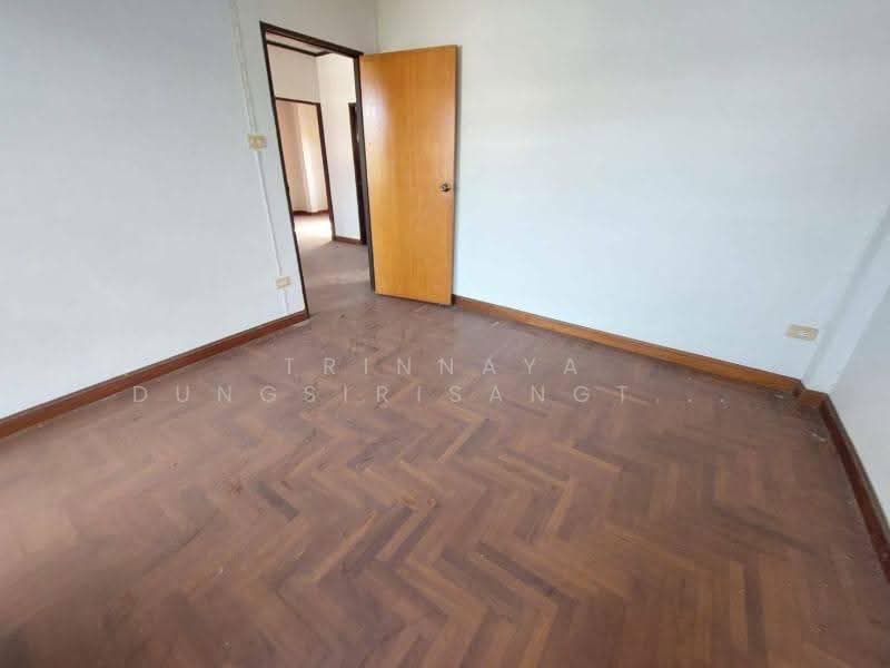 3-BR House, Bangkok, Saen Sab, Min Buri, Bangkok, 3 Bedrooms, 150 sqm, Single Detached House For Sale, by Trinnaya Dungsirisangthong, 500576899 - DDproperty.com