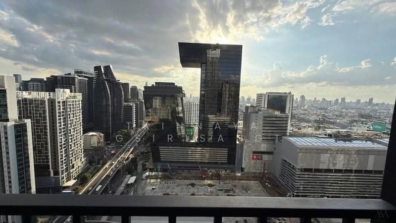 Nue District R9, Bangkok, 59 Rama 9 Road, Huai Khwang, Bangkok, 1 Bedroom, 30 sqm, Condo For Rent, by Trinnaya Dungsirisangthong, 500577071 - DDproperty.com