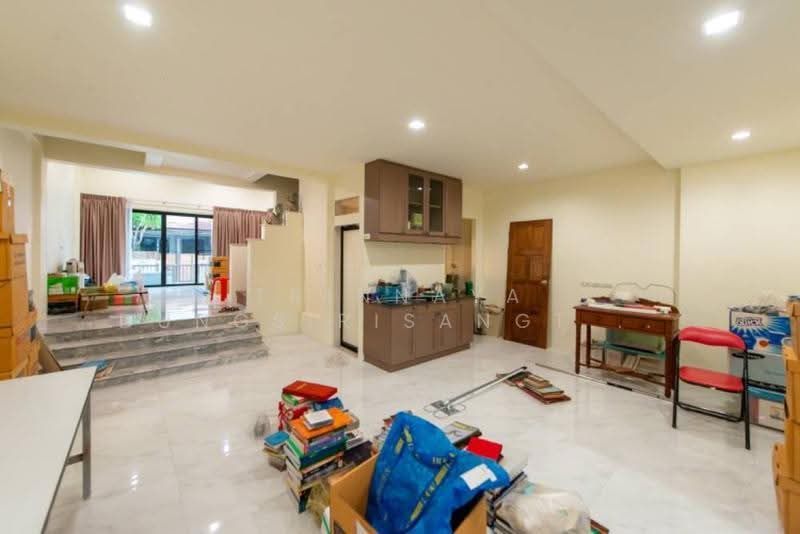 4-BR House, Bangkok, Khlong Kum, Bueng Kum, Bangkok, 4 Bedrooms, 325 sqm, Single Detached House For Sale, by Trinnaya Dungsirisangthong, 500577101 - DDproperty.com