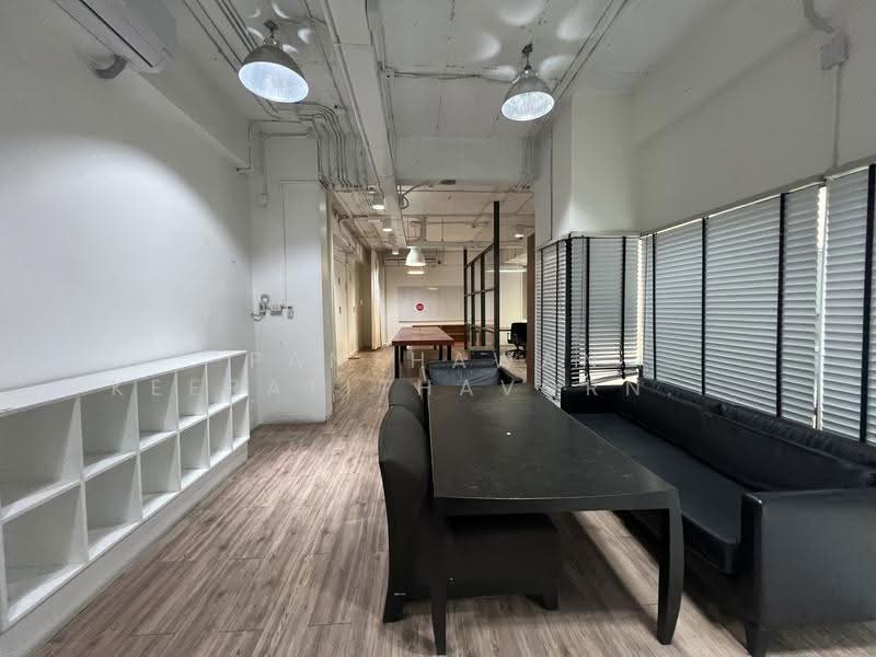 พื้นที่ให้เช่า 657 ตรม. ติด MRT ลุมพินี ถนนพระราม 4, Bangkok, Thung Maha Mek, Sathon, Bangkok, , 657 sqm, Office Space For Rent, by Panthawan Keeratithavornanan, 500577133 - DDproperty.com