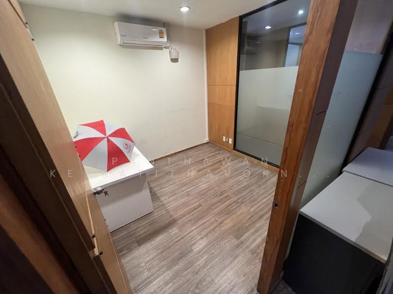 พื้นที่ให้เช่า 657 ตรม. ติด MRT ลุมพินี ถนนพระราม 4, Bangkok, Thung Maha Mek, Sathon, Bangkok, , 657 sqm, Office Space For Rent, by Panthawan Keeratithavornanan, 500577133 - DDproperty.com
