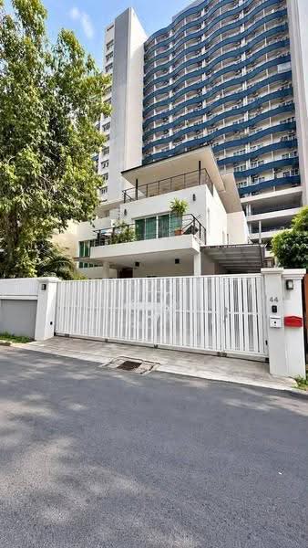 6-BR House, Bangkok, Jom Phon, Chatuchak, Bangkok, 6 Bedrooms, 400 sqm, Single Detached House For Sale, by Khemasooch Chiraburanan, 500577149 - DDproperty.com