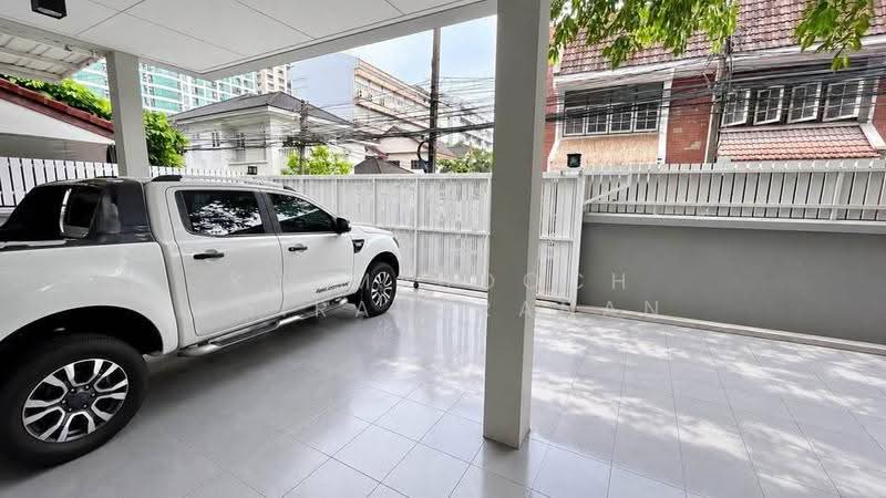 บ้าน 6-ห้องนอน, กรุงเทพ, จอมพล, จตุจักร, กรุงเทพ, 400 ตร.ม., บ้านเดี่ยว ขาย, โดย Khemasooch Chiraburanan, 500577149 - DDproperty.com