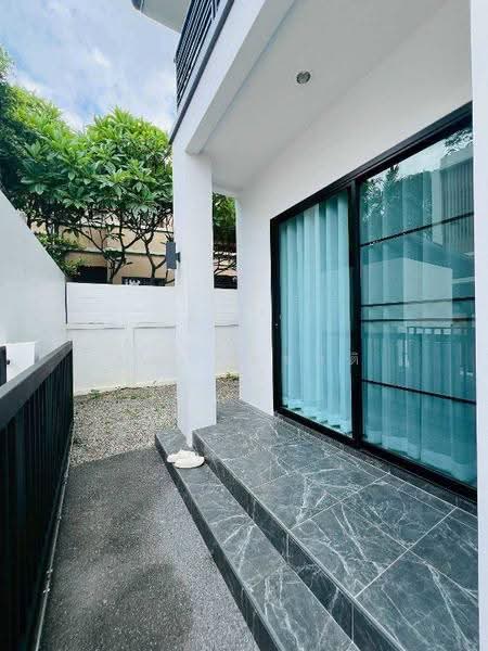 House for rent at kad farang area Hang Dong : บ้านเดี่ยวสองชั้นในกาดฝรั่ง หางดง เชียงใหม่, เชียงใหม่, บ้านแหวน, หางดง, เชียงใหม่, 160 ตร.ม., บ้านเดี่ยว ให้เช่า, โดย คุณ ธีรชาติ, 500577714 - DDproperty.com