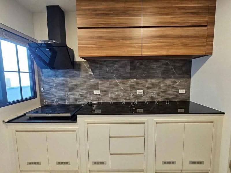Centro Bangna, Samut Prakan, 111 Soi 3, Bang Kaeo, Bang Plee, Samut Prakan, 4 Bedrooms, 300 sqm, Single Detached House For Sale, by Ratchanon Songthammakul, 500577719 - DDproperty.com