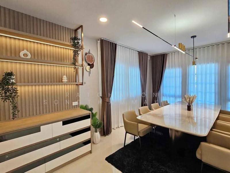 Centro Bangna, Samut Prakan, 111 Soi 3, Bang Kaeo, Bang Plee, Samut Prakan, 4 Bedrooms, 300 sqm, Single Detached House For Sale, by Ratchanon Songthammakul, 500577719 - DDproperty.com