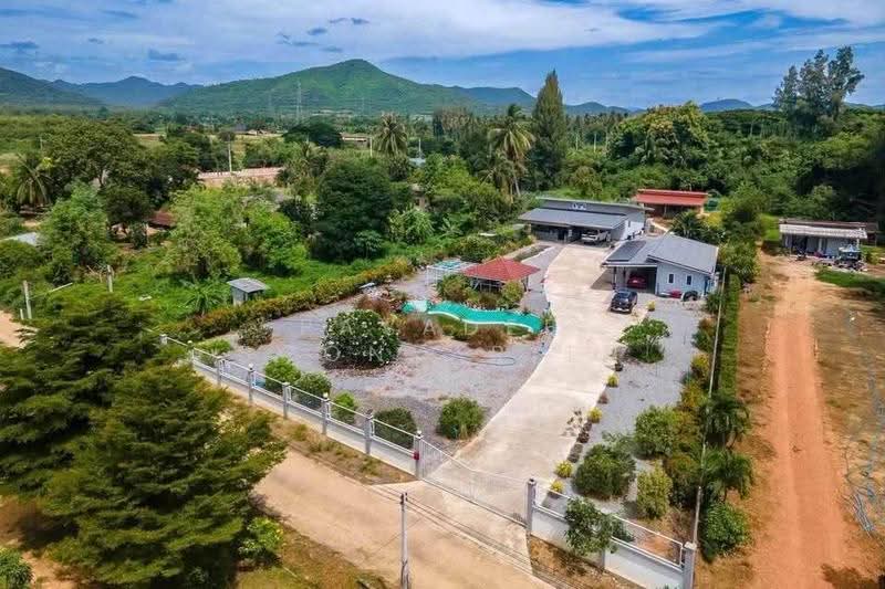 4-BR House, Prachuap Khiri Khan, Hua Hin, Prachuap Khiri Khan, 4 Bedrooms, 382 sqm, Single Detached House For Sale, by Pavadee Boonyarith, 500577732 - DDproperty.com