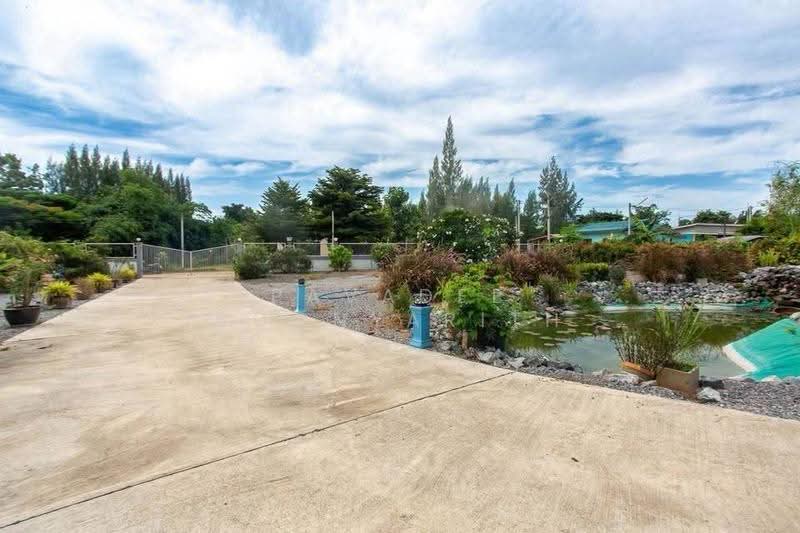4-BR House, Prachuap Khiri Khan, Hua Hin, Prachuap Khiri Khan, 4 Bedrooms, 382 sqm, Single Detached House For Sale, by Pavadee Boonyarith, 500577732 - DDproperty.com