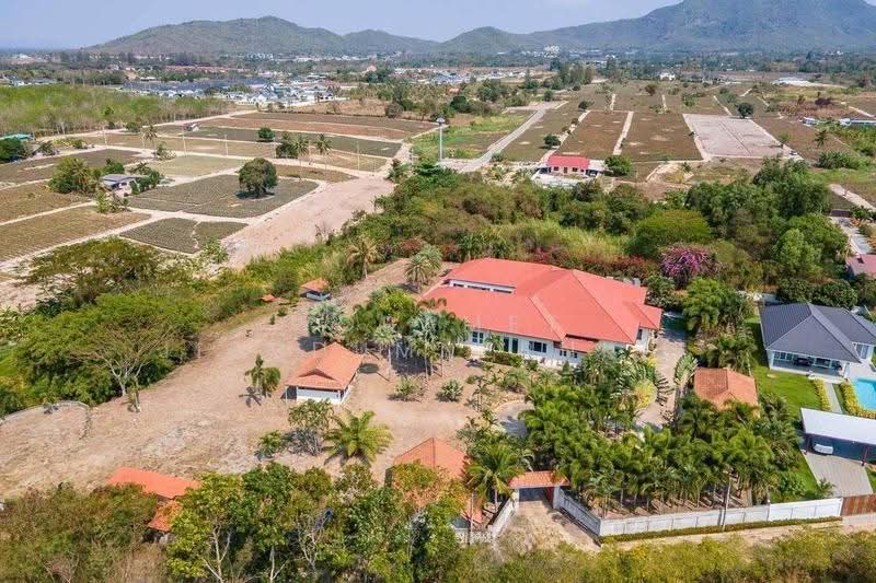 5-BR Villa, Prachuap Khiri Khan, Hin Lek Fai, Hua Hin, Prachuap Khiri Khan, 5 Bedrooms, 550 sqm, Villa For Sale, by Woramet Jiemdumnernkit, 500577787 - DDproperty.com