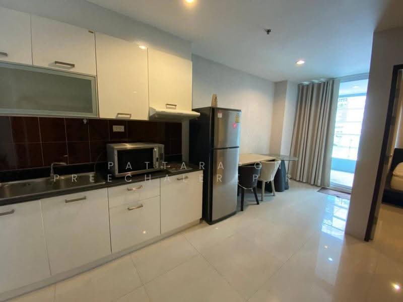Sukhumvit Living Town, Bangkok, 299 Sukhumvit 21 Road, Khlongtoei Nua, Watthana, Bangkok, 2 Bedrooms, 52 sqm, Condo For Sale, by Pattarapon Preechalertpiriya, 500578109 - DDproperty.com