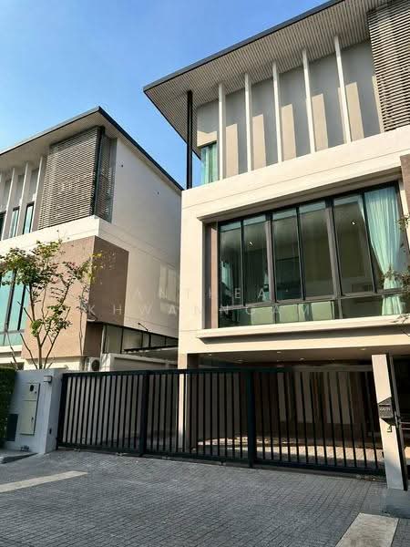 The Glamor Ekkamai – Praditmanutham, Bangkok, Soi Praditmanutham 8, Khlong Chaokhun Sing, Wang Thonglang, Bangkok, 3 Bedrooms, 412 sqm, Single Detached House For Sale, by Anthea Khwanngam, 500578159 - DDproperty.com