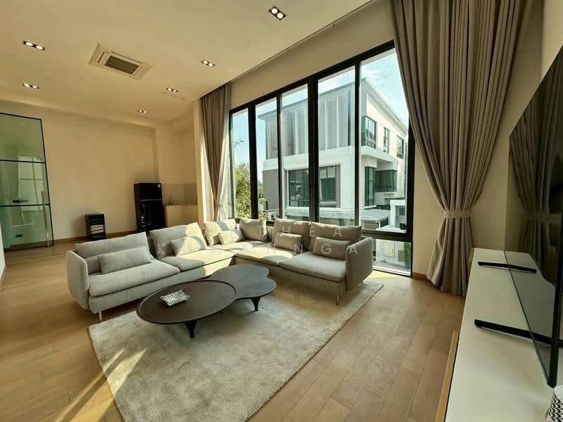 The Glamor Ekkamai – Praditmanutham, Bangkok, Soi Praditmanutham 8, Khlong Chaokhun Sing, Wang Thonglang, Bangkok, 3 Bedrooms, 412 sqm, Single Detached House For Sale, by Anthea Khwanngam, 500578159 - DDproperty.com