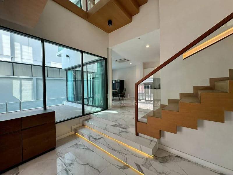 The Glamor Ekkamai – Praditmanutham, Bangkok, Soi Praditmanutham 8, Khlong Chaokhun Sing, Wang Thonglang, Bangkok, 3 Bedrooms, 412 sqm, Single Detached House For Sale, by Anthea Khwanngam, 500578159 - DDproperty.com