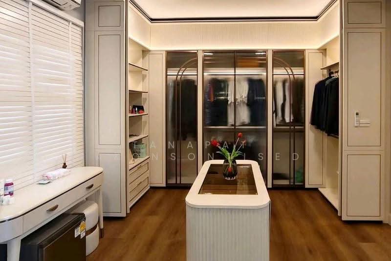 Nantawan Rama 9 - New Krungthepkreetha, Bangkok, Saphan Sung, Bangkok, 4 Bedrooms, 655 sqm, Single Detached House For Sale, by Tanapat Sakonsontised, 500578182 - DDproperty.com