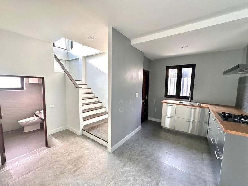 3-BR House, Bangkok, Saphan Song, Wang Thonglang, Bangkok, 3 Bedrooms, 280 sqm, Single Detached House For Sale, by Tanapat Sakonsontised, 500578230 - DDproperty.com