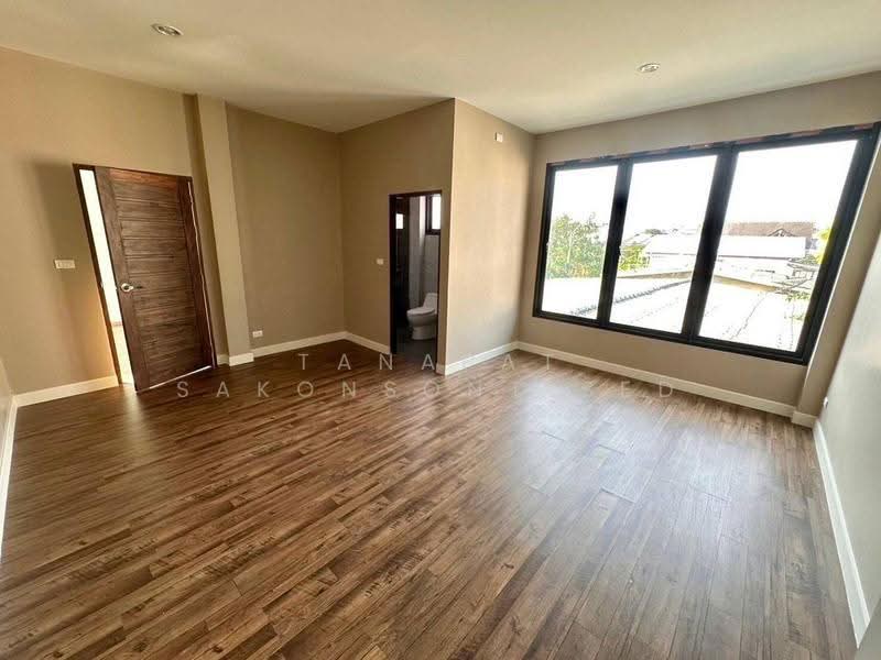 3-BR House, Bangkok, Saphan Song, Wang Thonglang, Bangkok, 3 Bedrooms, 280 sqm, Single Detached House For Sale, by Tanapat Sakonsontised, 500578230 - DDproperty.com
