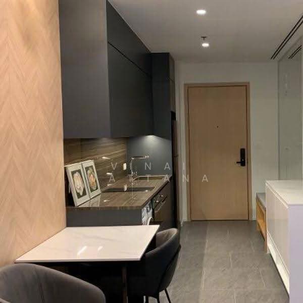 The Lofts Silom, Bangkok, Pramuan Road, Silom, Bang Rak, Bangkok, 1 Bedroom, 45 sqm, Condo For Sale, by Vinai Wattana, 500578409 - DDproperty.com