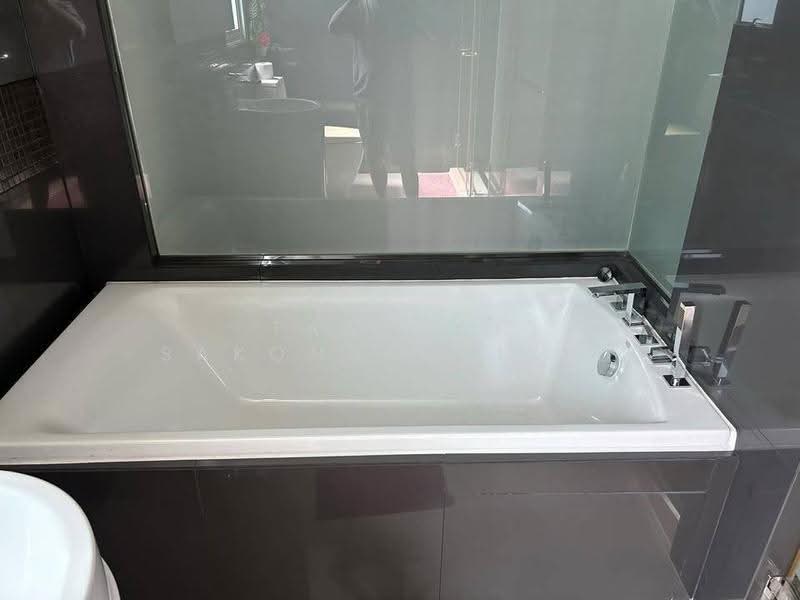 Rhythm Sukhumvit 50, Bangkok, 8 Sukhumvit 50, Sukhumvit Road, Phra Kanong, Khlong Toei, Bangkok, 2 Bedrooms, 65 sqm, Condo For Rent, by Tanapat Sakonsontised, 500578433 - DDproperty.com