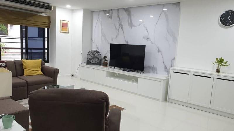 Baan Ploenchit, Bangkok, Soi Ruamrudee 2 Ploenchit Road, Lumphini, Pathum Wan, Bangkok, 2 Bedrooms, 100 sqm, Condo For Sale, by Settawut Leenavong, 500578566 - DDproperty.com