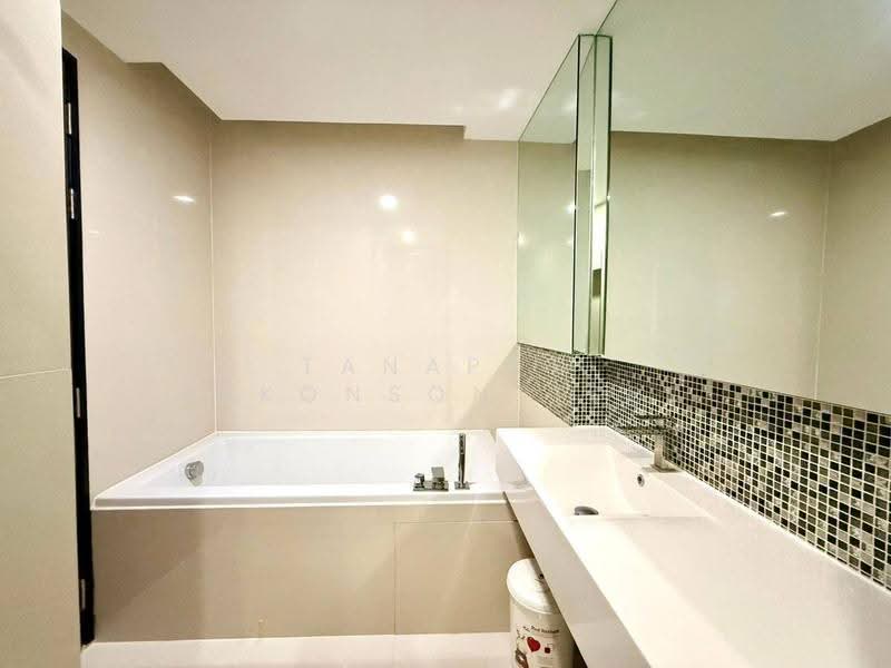 Rhythm Sukhumvit 44/1, Bangkok, Sukhumvit Road, Phra Kanong, Khlong Toei, Bangkok, 1 Bedroom, 45 sqm, Condo For Rent, by Tanapat Sakonsontised, 500578571 - DDproperty.com