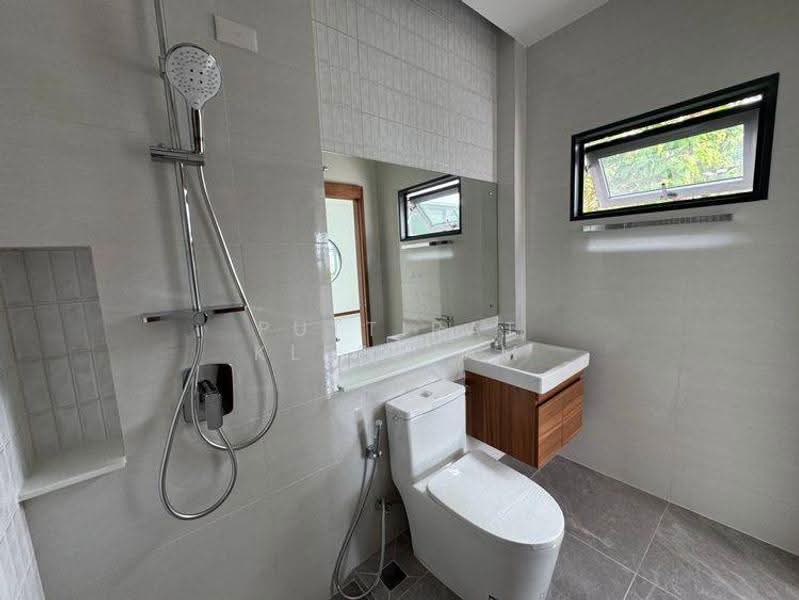 4-BR House, Phuket, Ratsada, Muang Phuket, Phuket, 4 Bedrooms, 240 sqm, Single Detached House For Sale, by Puttirat Kleebyam, 500578583 - DDproperty.com