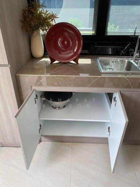 3-BR House, Bangkok, Lam Pla Tiew, Lat Krabang, Bangkok, 3 Bedrooms, 300 sqm, Single Detached House For Rent, by Tanapat Sakonsontised, 500578680 - DDproperty.com