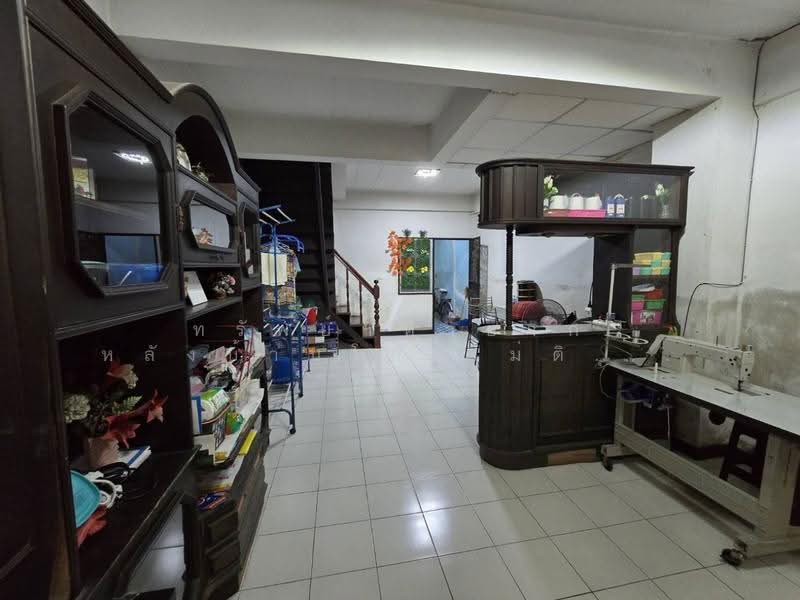Baan Rin Thong Lamlukka : บ้านรินทร์ทอง ลำลูกกา, ปทุมธานี, คูคต, ลำลูกกา, ปทุมธานี, 110 ตร.ม., ทาวน์เฮ้าส์ ขาย, โดย ทรัพย์ฯหายาก หลังบ้านโล่งไม่ติดหลังอื่น!! ขายทาวน์เฮ้าส์ 19 ตร.วา บ้านรินทร์ทอง ลำลูกกา ใกล้ BTS คูค, 500578767 - DDproperty.com