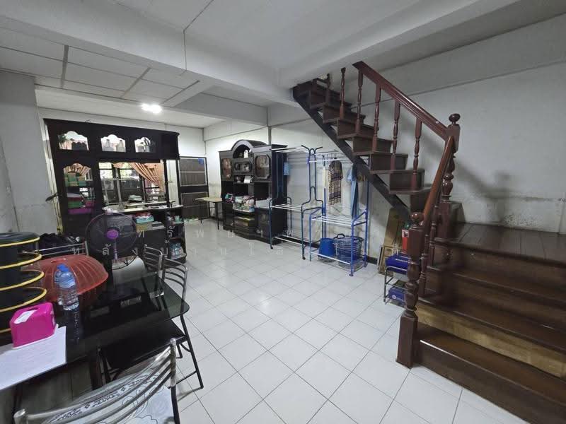 Baan Rin Thong Lamlukka, Pathum Thani, Khu Khot, Lam Luk Ka, Pathum Thani, 2 Bedrooms, 110 sqm, Townhouse For Sale, by ทรัพย์ฯหายาก หลังบ้านโล่งไม่ติดหลังอื่น!! ขายทาวน์เฮ้าส์ 19 ตร.วา บ้านรินทร์ทอง ลำลูกกา ใกล้ BTS คูค, 500578767 - DDproperty.com