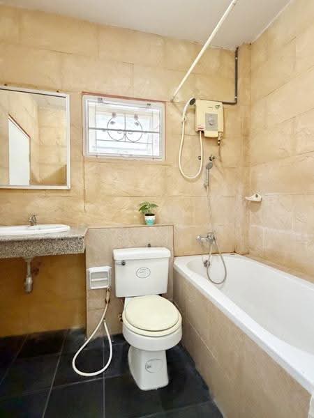 Baan Fah Piyarom Pruekwana, Pathum Thani, Bung Kham Proi, Lam Luk Ka, Pathum Thani, 4 Bedrooms, 150 sqm, Semi-Detached House (Twin House) For Sale, by The Best Property โต้ง, 500579008 - DDproperty.com