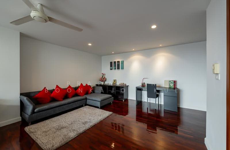 Sathorn Gallery Residences, Bangkok, 70 Pan Road, Silom, Bang Rak, Bangkok, 3 Bedrooms, 230 sqm, Condo For Rent, by Prapaporn Boonkajonkul, 500579013 - DDproperty.com