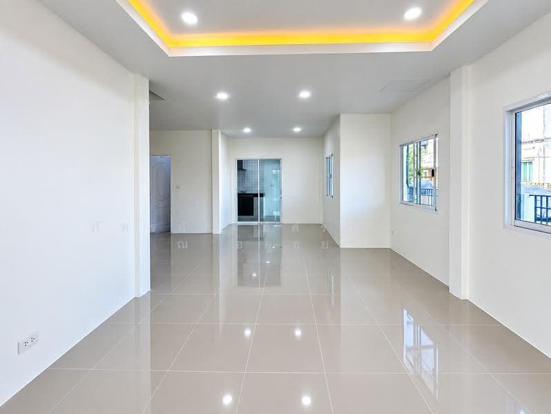 Baan Fah Piyarom Ruean Phana, Pathum Thani, Bung Kham Proi, Lam Luk Ka, Pathum Thani, 4 Bedrooms, 156 sqm, Townhouse For Sale, by ภัทรนัน อิศรางกูร ณ อยุธยา, 500579049 - DDproperty.com
