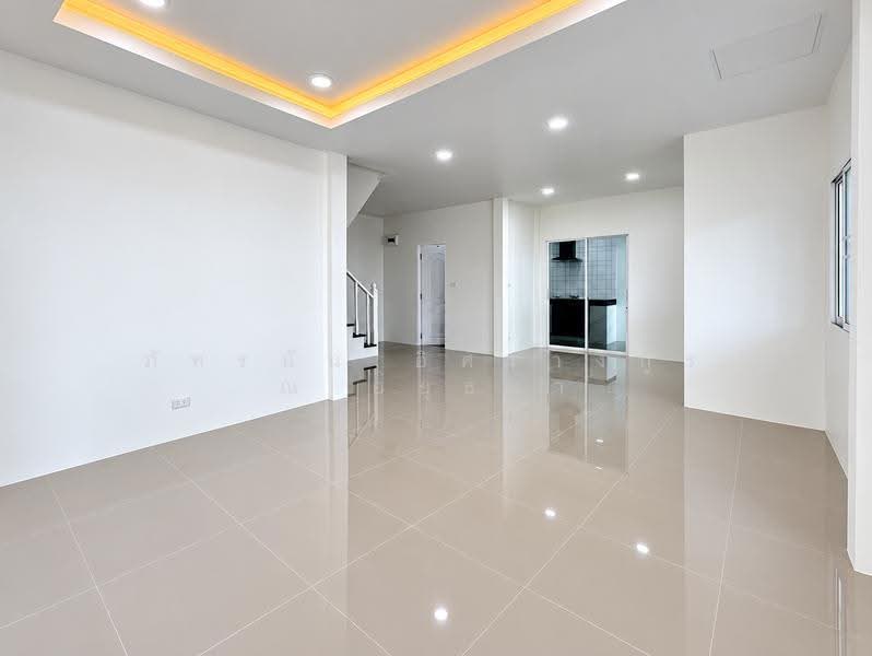 Baan Fah Piyarom Ruean Phana, Pathum Thani, Bung Kham Proi, Lam Luk Ka, Pathum Thani, 4 Bedrooms, 156 sqm, Townhouse For Sale, by ภัทรนัน อิศรางกูร ณ อยุธยา, 500579049 - DDproperty.com