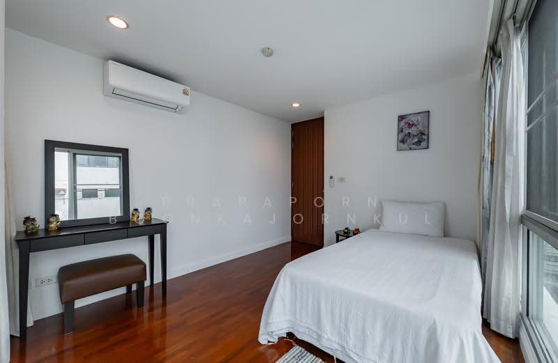 Sathorn Gallery Residences, Bangkok, 70 Pan Road, Silom, Bang Rak, Bangkok, 3 Bedrooms, 200 sqm, Condo For Rent, by Prapaporn Boonkajonkul, 500579085 - DDproperty.com