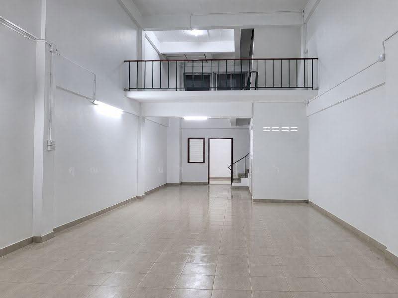 ตึกแถว 3.5 ชั้น รีโนเวทแล้ว ต่อเติมพื้นที่ใช้สอย ถ.พุทธมณฑลสาย 5, Samut Sakhon, ถ. พุทธมณฑลสาย 5, Om Noi, Krathum Baen, Samut Sakhon, , 200 sqm, Shophouse For Sale, by คุณบุญนำ ( นำ ), 500579101 - DDproperty.com