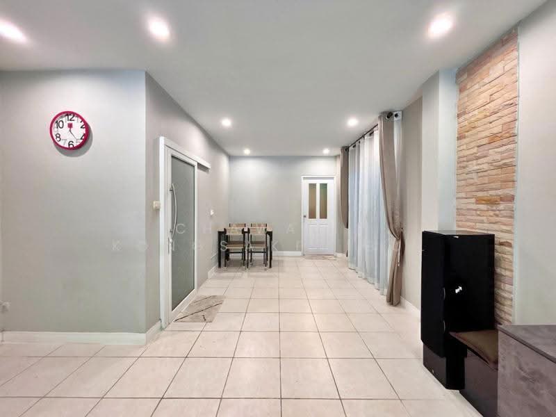 Villa Ramintra, Bangkok, Tha Rang, Bang Khen, Bangkok, 3 Bedrooms, 220 sqm, Semi-Detached House (Twin House) For Sale, by CHAWALIT KONGSAKPAIBUL, 500579138 - DDproperty.com
