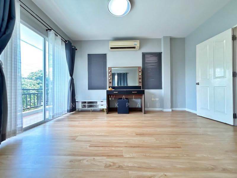 Villa Ramintra, Bangkok, Tha Rang, Bang Khen, Bangkok, 3 Bedrooms, 220 sqm, Semi-Detached House (Twin House) For Sale, by CHAWALIT KONGSAKPAIBUL, 500579138 - DDproperty.com