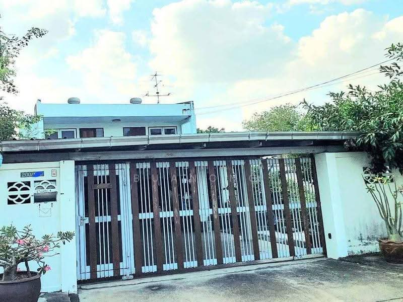 4-BR House, Bangkok, Suan Luang, Bangkok, 4 Bedrooms, 220 sqm, Single Detached House For Sale, by Thachaya Buanong, 500579239 - DDproperty.com